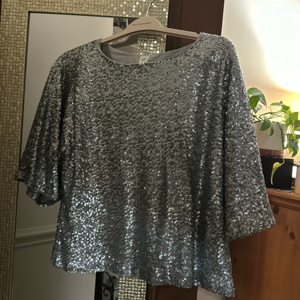 NWT gap silver sequin crop top